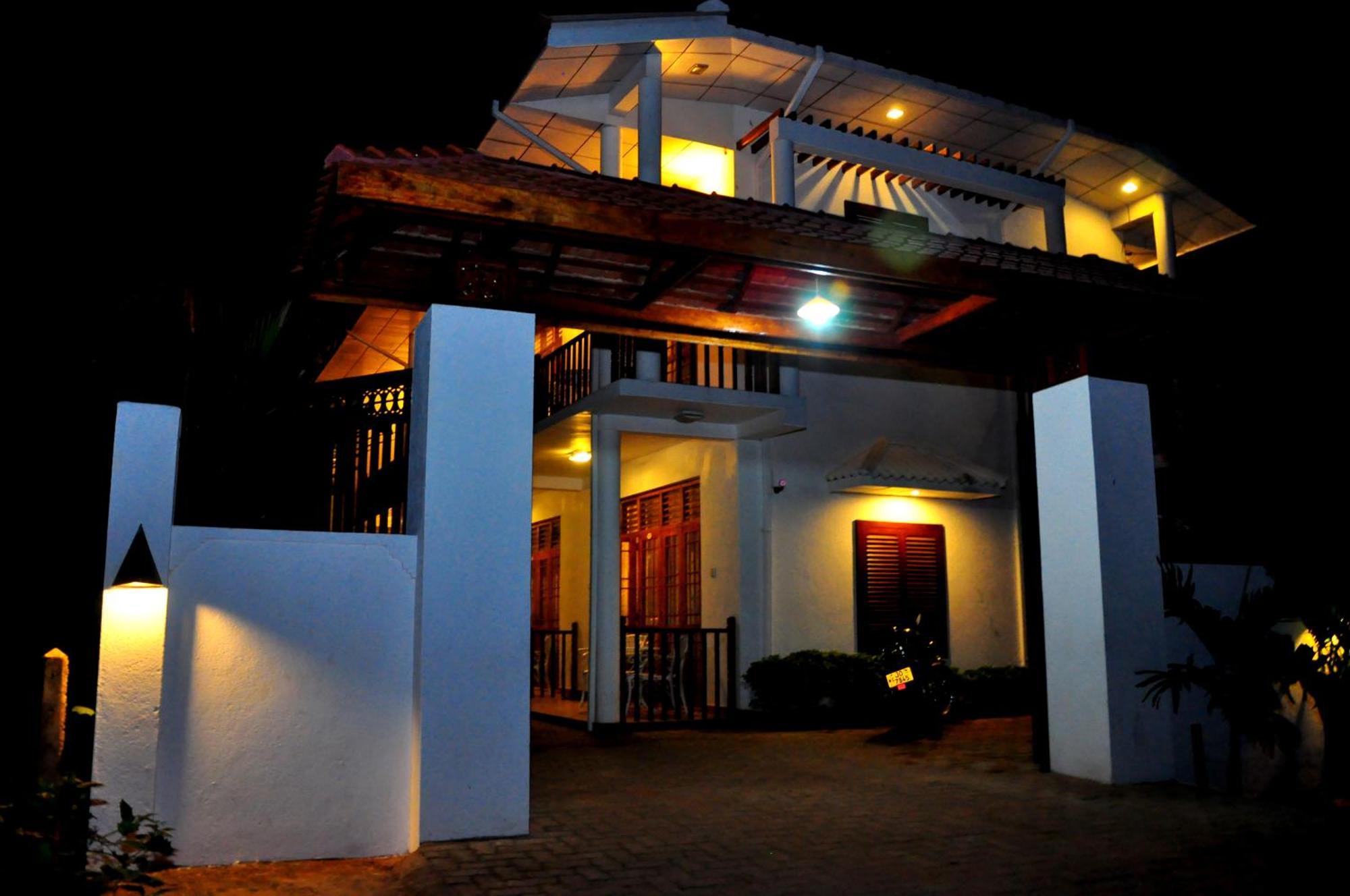 London Palace Anuradhapura Exterior photo