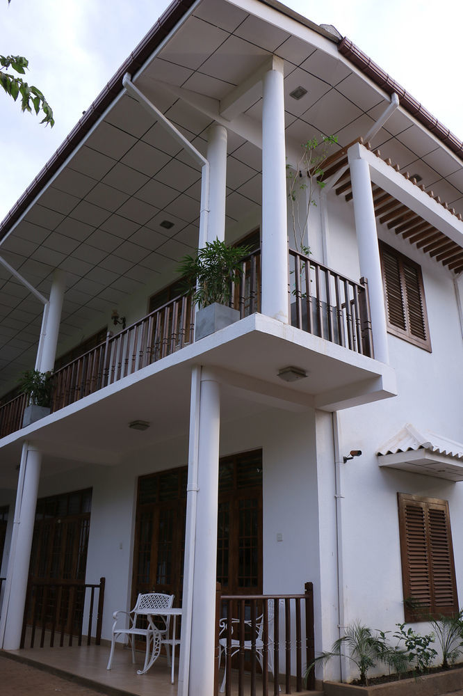 London Palace Anuradhapura Exterior photo