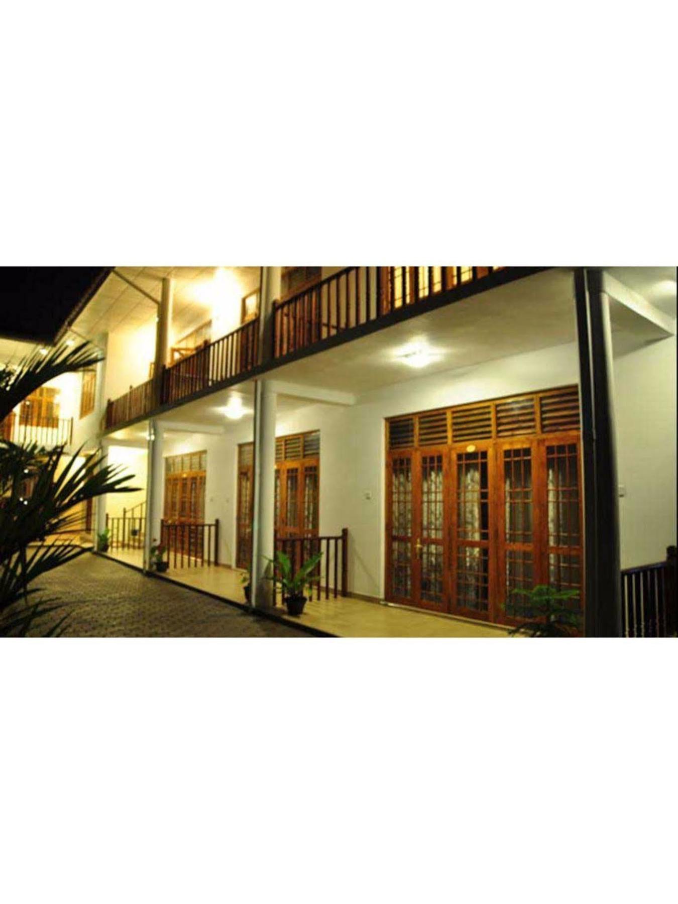London Palace Anuradhapura Exterior photo